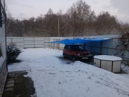 Ну... Когда нужно срочно что-то починить или доделать, а тут снег пошёл, палатка не худший вариант.