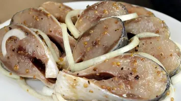 Кинза годится к баранине, а кориандр к селёдке.
 Другие сочетания не приемлю.