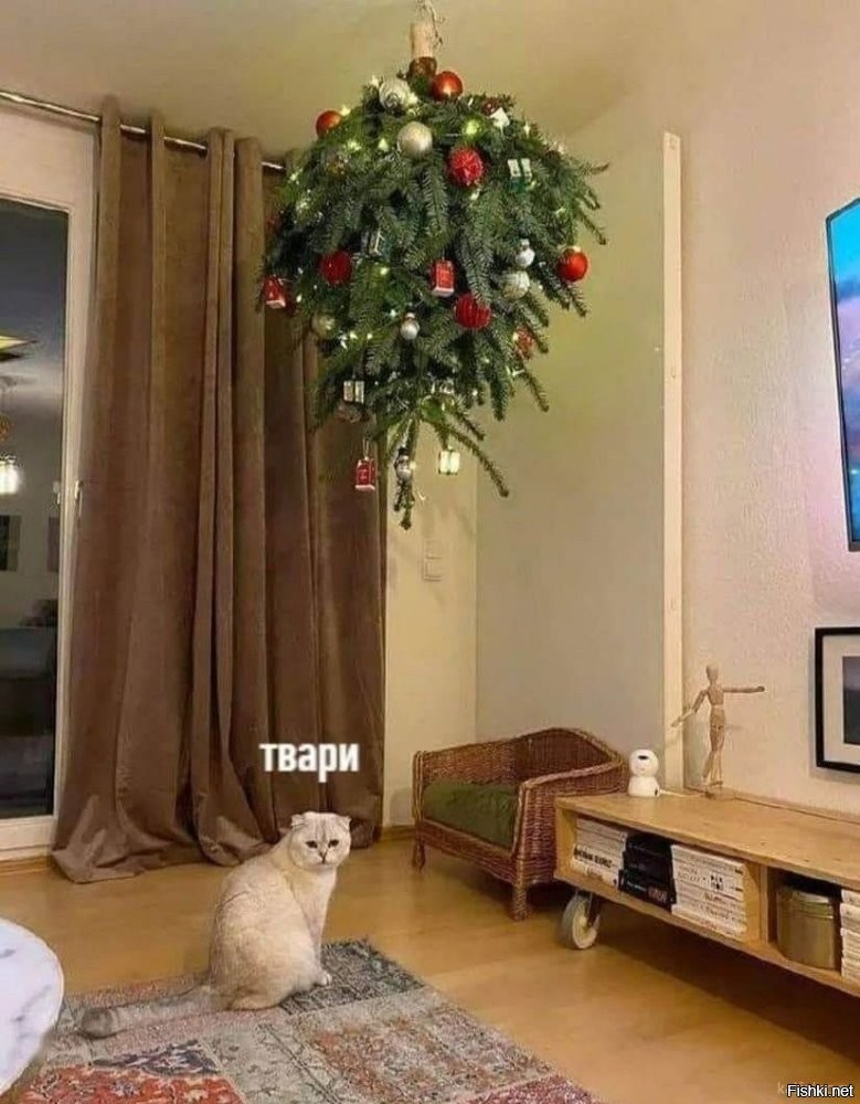 Ёлка, которую коты точно не уронят