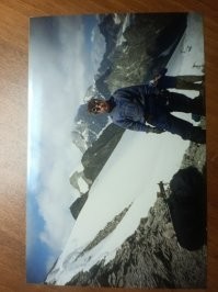 У меня спина всегда не очень была. Полёт с дерева на бетонную блямбу был удачным, я выжил и, вроде как, не особо пострадал, но потом сказалось. 
А рюкзаки на поясном таскаю. 
Хороший поясной, он спину сильно разгружает. :)