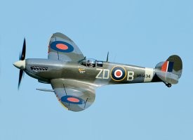 Это Бентли с мотором от Spitfire.