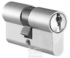 Почему не стоит подглядывать в замочную скважину лучника