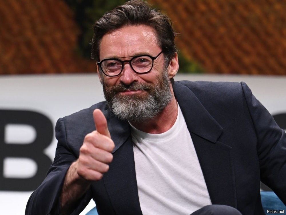 Росомаха: валит оленей и загоняет медведя на дерево