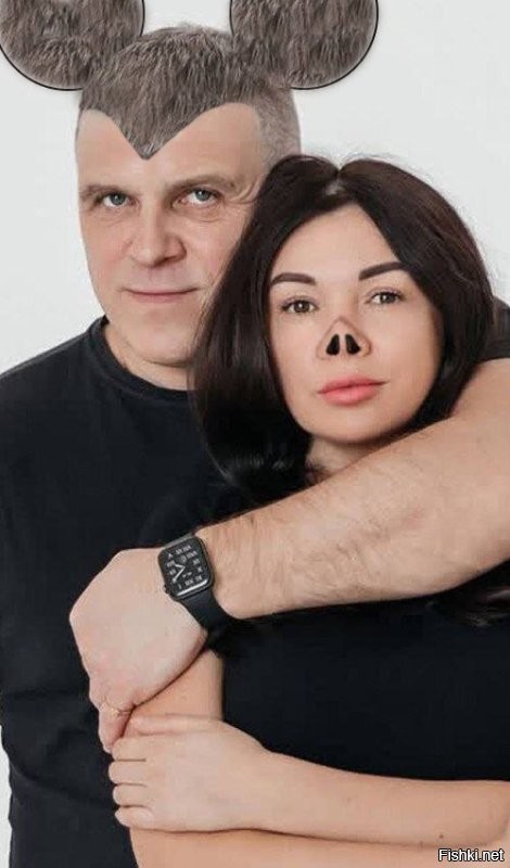 "Просто идите с моей страницы": жена депутата из Новосибирска выложила пляжные фото и обматерила критикующих