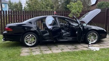 Машине 24 года. Климат, обогревы, электросидения, кожа, акустика Infinity, 3.5 V6, автомат, 0-100 за 7 секунд, питается 92-м, пробег 400+ и ей пофигу.
Пусть попробуют меня посадить на нового китайца с неё.