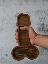 Да он деревянный!