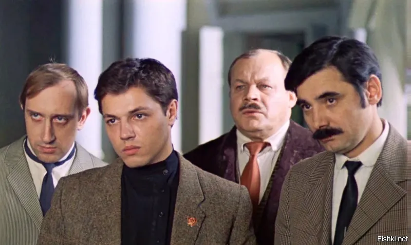 - Контракт с Клементиной, надеюсь, подписан?
- Костик, ты ж когда цыгане запели, портвейна выпил и как закричишь: "Вот это голоса! Вот, что нам надо!"