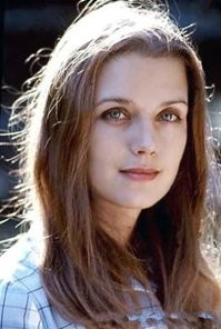 Честно говоря - красавицей для меня она никогда и не была.
Просто обычная американка.
Вот как должна выглядеть красавица в моем понимании.