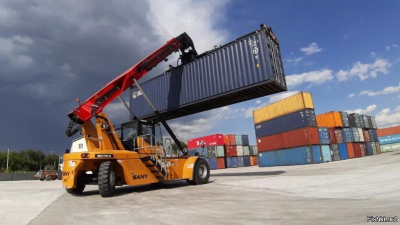 Зачем такие сложности с фурой, Вот эта хрень мобильная и поднимает до 4-го этажа и до 40т.  если вплотную поднимать. А если на удалении до 15т. что тоже  до(ку)я