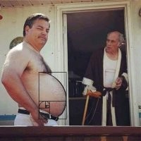 Админ спортзала вышел к бодибилдерам с животом наперевес и стал главной звездой сезона