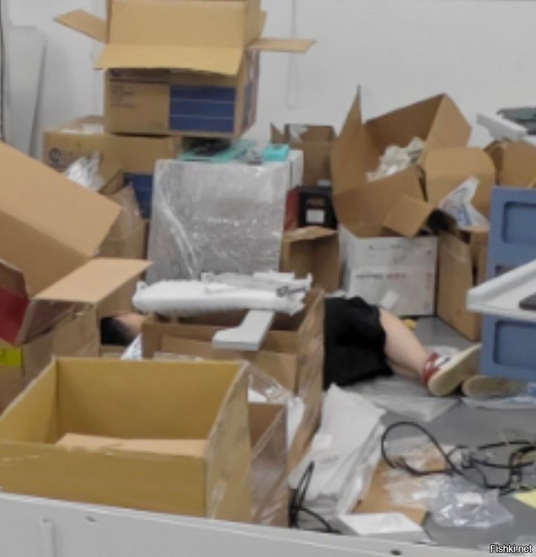 Инженер китайской фирмы не идет ночевать домой в дни сдачи-приемки оборудования.