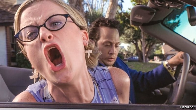 Женщина с синдромом Туретта  объявляет номинантов премии стримеров