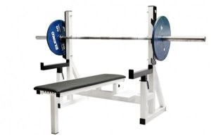 Нужно скамейки с ограничителями, чтобы таких несчастных случаев не было.