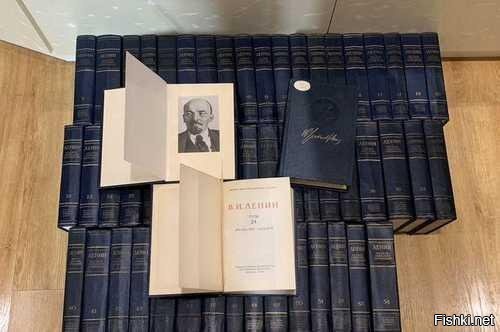 "Мир,Труд,Май. Трудиться и еще раз трудиться" от В.И.Ленина