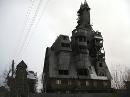 А у нас такой заставили снести..  А оказывается оно памятник