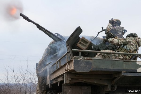 Дежурные средства ПВО в понедельник, 8 декабря, в период с 12.00 до 17.00 по московскому времени уничтожили 15 беспилотников Вооруженных сил Украины (ВСУ) над российскими территориями



"Дежурными средствами ПВО уничтожены 15 украинских беспилотных летательных аппаратов самолетного типа",   отмечается в сообщении Минобороны РФ..

Наибольшее количество целей уничтожено над территорией Белгородской области – семь беспилотников ВСУ. Еще четыре дрона сбиты над Республикой Крым, два – над Курской областью, и по одному – над Брянской областью и акваторией Каспийского моря.

Благодарность расчетам ПВО ВС России! 5+
