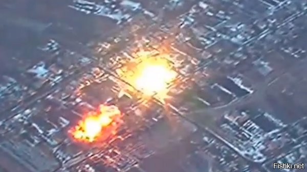 8 декабря 2025, 12:21



ТАСС: почти весь штурмовой полк ВСУ уничтожен ударами ФАБ близ Гуляйполя



Удары ФАБ ВС России практически уничтожили штурмовой полк Вооруженных сил Украины (ВСУ) под Гуляйполем. Об этом сообщили ТАСС в российских силовых структурах.
Собеседники агентства также рассказали, что уцелевшие военнослужащие требуют вывода соединения.

"225-й отдельный штурмовой полк ВСУ, который находится под Гуляйполем, практически уничтожен ударами ФАБ", – сообщили в силовых структурах.

При этом уточняется, что высшее командование полка в выводе оставшихся в живых отказало.

На прошлой неделе Воздушно-космические силы (ВКС) РФ ударом авиабомбами ФАБ-500 уничтожили пункты временной дислокации украинских военных в Донецкой Народной Республике. Российские военные успешно поразили пункты дислокации противника в Родинском.

Больше ударов по инфраструктуре ВСУ!