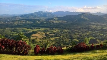 Вулкан на Бали, Вид с горы в Доминикане, река под Калугой, горы Кыргызстана, кратер Нгоро-Нгоро в Танзании, горы в Чзяндзадзе, река Квай в Таиланде...