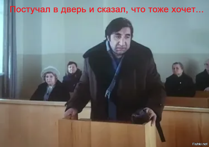 Трампа задели дверью туалета во время общения с журналистами