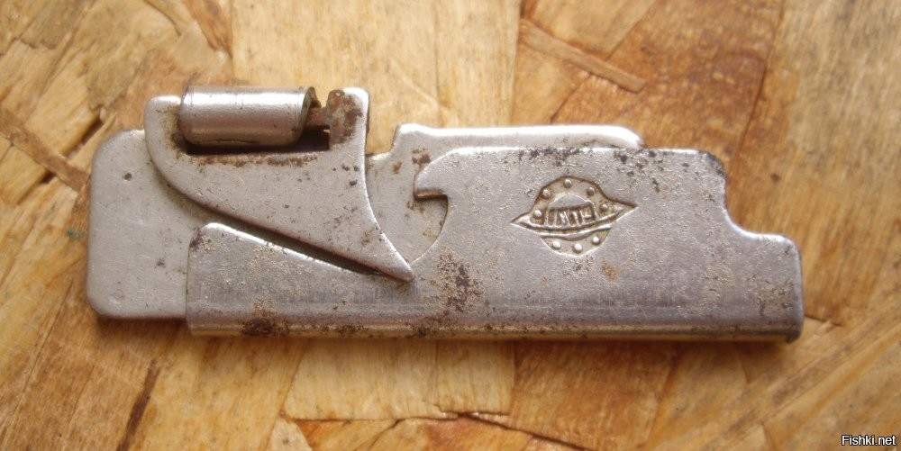 Воть правильная открывашка. И ни разу не видел такую сломанную.