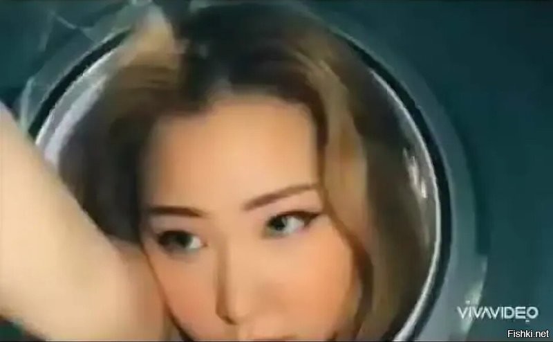 У кого хочешь такие глаза будут, если его в стиральную машину запихнуть.