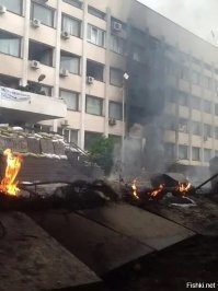 я тебе обещал. вот держи. Мариуполь 9 мая 2014 года. вот что творили твои укрофашисты. есть что ответить на это? это только начало...