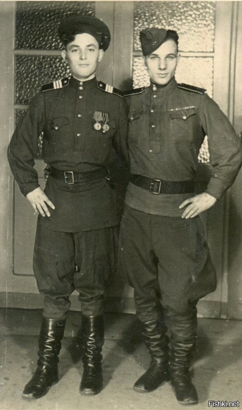 На память Зои от Лёши. Баку. 1947г.