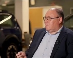 Я тебя узнал УПЫРЬ. ГОРИ В АДУ ТВАРЬ!