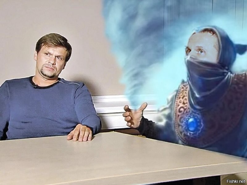 Крушение демократии: ветер уронил копию Статуи Свободы