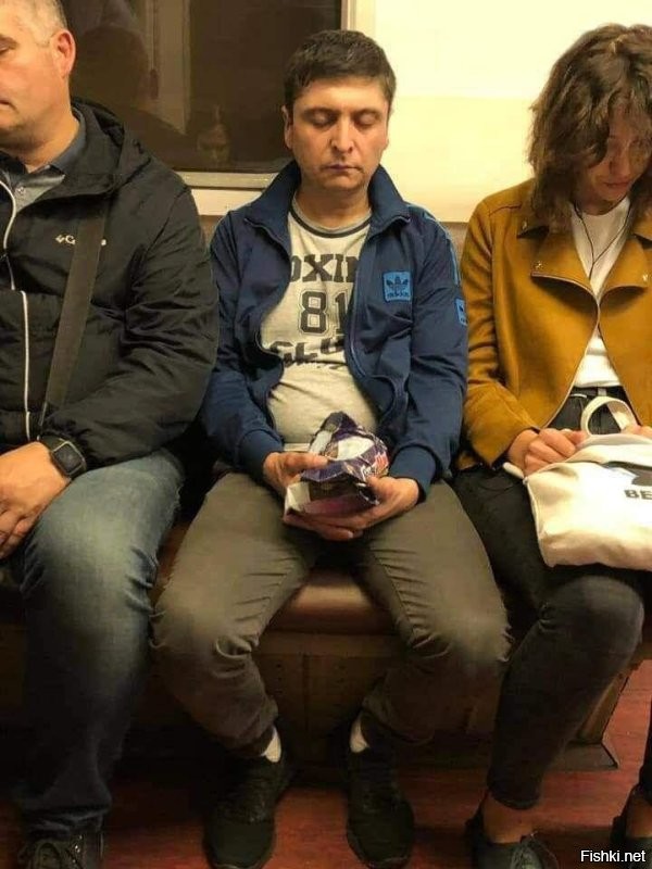 Узбек из московского метро (да, его нашли корреспонденты) тоже похож на одного урода
