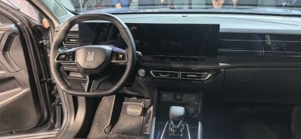 В салон азлк воткнули китайскую плазму? ну а чо)) а бл ракурс такой...