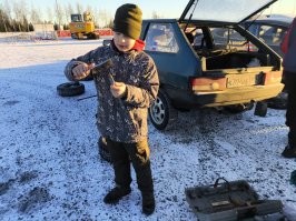 У меня получается оторвать от гаджетов совместной деятельностью. В эти выходные скатались на Игору драйв посмотреть спринт и пообщаться с гонщиками. Заодно мужчина сам прокатился на картинге. Берите детей и идите в аквапарк или баню, там гаджетами толком не попользуешься.