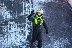 У меня получается оторвать от гаджетов совместной деятельностью. В эти выходные скатались на Игору драйв посмотреть спринт и пообщаться с гонщиками. Заодно мужчина сам прокатился на картинге. Берите детей и идите в аквапарк или баню, там гаджетами толком не попользуешься.