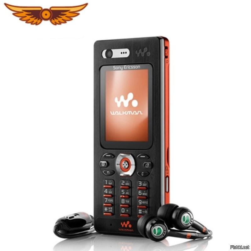 У меня из модного был w880.  Улёт. Когда я входил все вставали в автобусе. Только начал работать.
Студентом пользовал модели попроще. Были в т.ч. Т29 и бу Т28.