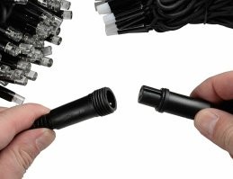 Не оторвали а открутили, или монтажники криворукие забыли соединить нормально и от вибрации и ветра отсоединили. Надеюсь он крышку закрутил, иначе в дождь водо попадет и вся бахрома на мосту выгорит.