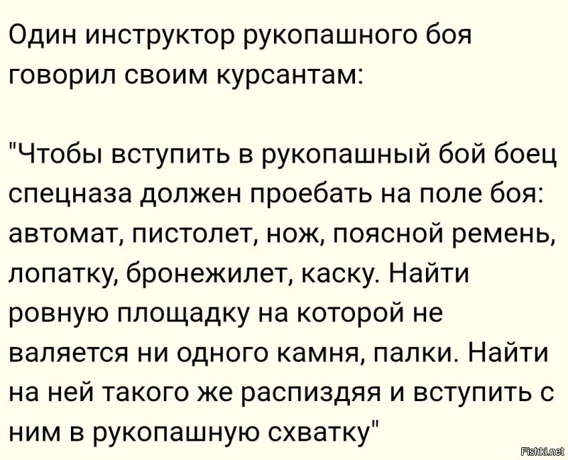 10-летняя спортсменка демонстрирует мастерство в кикбоксинге