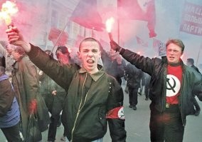 Я человек простой, геральдикам не обучен. Вижу свастику, прямо говорю - свастика. А какая она, русская или немецкая, мне без разницы.