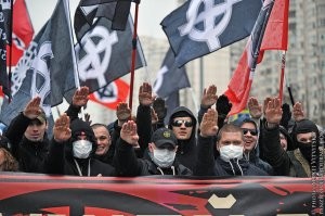 Я человек простой, геральдикам не обучен. Вижу свастику, прямо говорю - свастика. А какая она, русская или немецкая, мне без разницы.