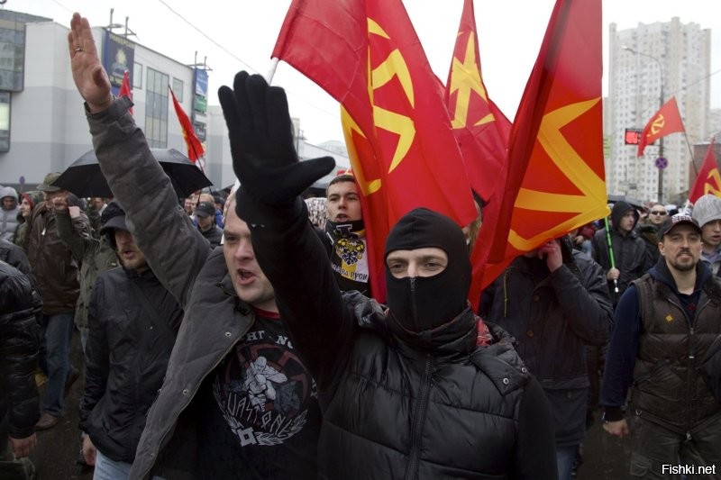 Я человек простой, геральдикам не обучен. Вижу свастику, прямо говорю - свастика. А какая она, русская или немецкая, мне без разницы.