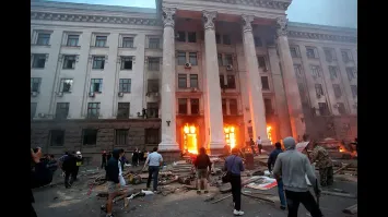 Нашли что вспоминать,это хоть и недалёкое но прошлое.Всё что было просрали изгадили.
Ну а Дом профсоюзов это немое напоминание.