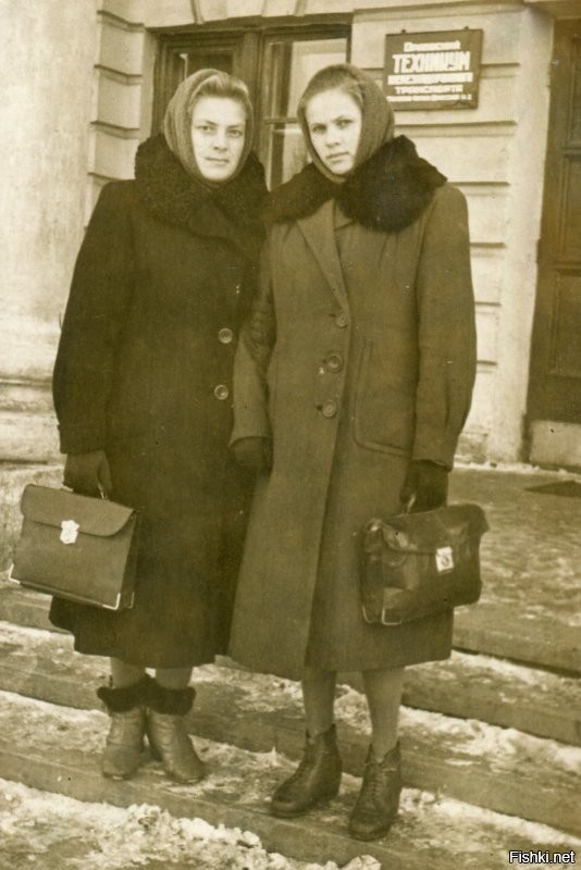 Студентки техникума железнодорожного транспорта. Орёл.1956г.