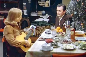 Чухонцам следует еще Барбару Брыльску запретить....