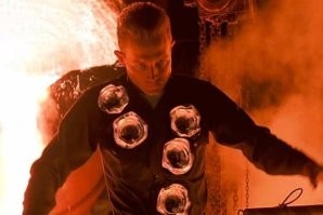 Татуировщик в Турции обезоружил мужчину с дробовиком, открывшего стрельбу в салоне