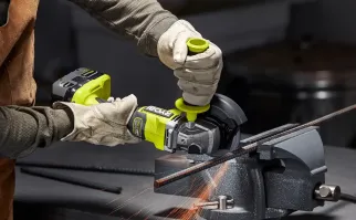 Болты они там придумали