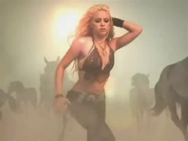 Я Шакиру только такой помню.
Так бы и не узнал.