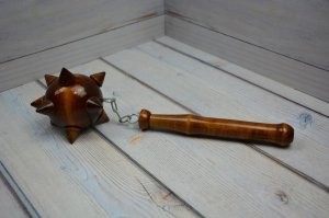 А у нас в ПВЗ Озона всегда всё мирно.

Сотрудница сразу показывает, что у неё баллон "Черёмухи" и электрошокер, а меня стальной щит с заземлением через колодезную цепь и кистень.

И мы друг друга уважаем )))))