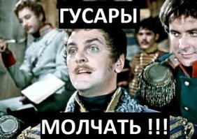 Мужчина разместил на&nbsp;соседнем доме большой плакат с&nbsp;поздравлением жене, вызвав недовольство соседей