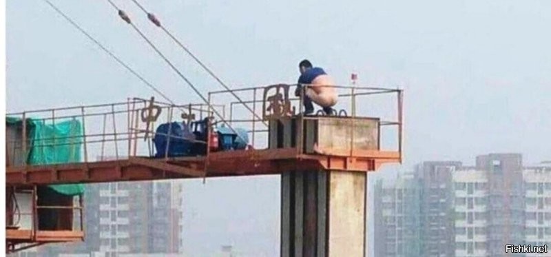 Отважная крановщица