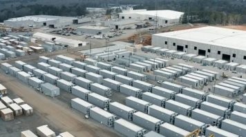 погуглил про его фирму..
по большему счету, это большая майнинг ферма..