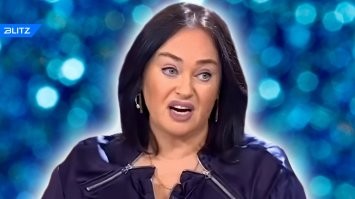 Мужчина сломал молодую ёлку во дворе и унес домой